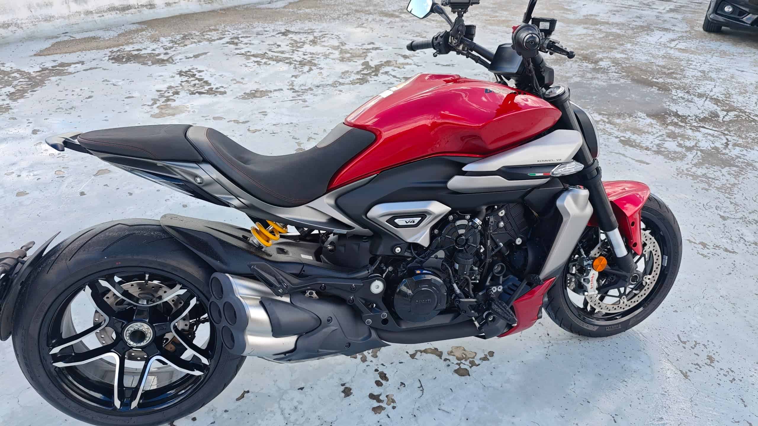 Ducati XDiavel V4 — правый борт, двигатель V4